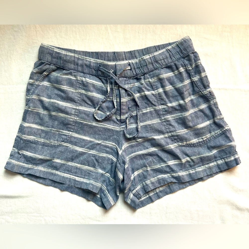 Liz Claiborne Blue Striped Women Shorts